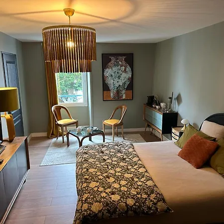 Sous Les Etoiles De Frühstückspension 3*